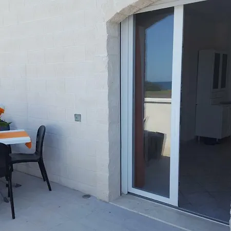 Castle On The Sea Apartment Torre Santa Sabina Exterior photo